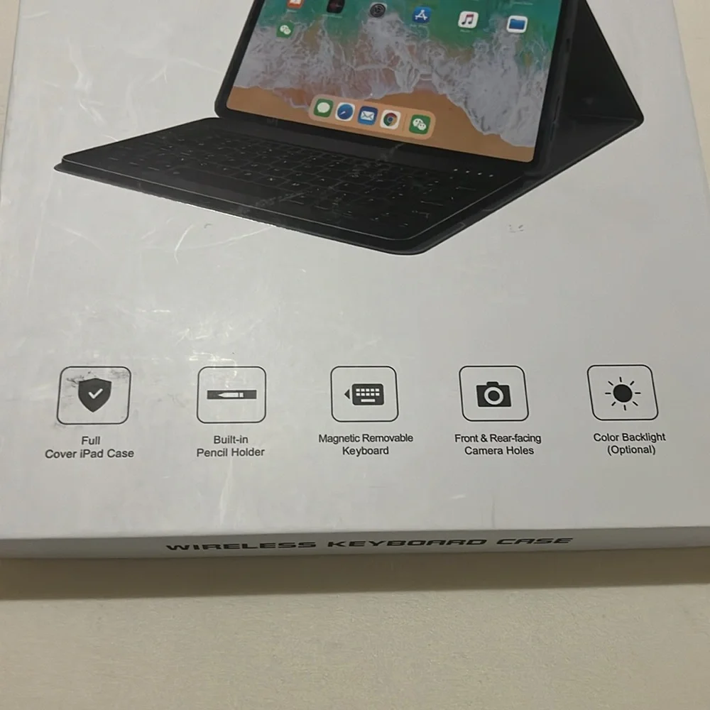 NWOT Wireless Keyboard case for Ipad
